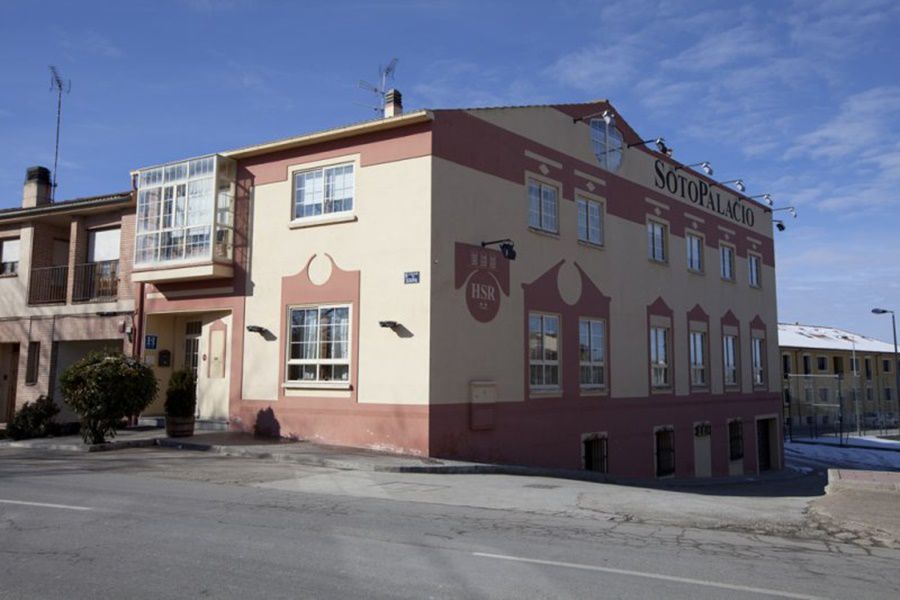 Sotopalacio HSR Madrona Luaran gambar